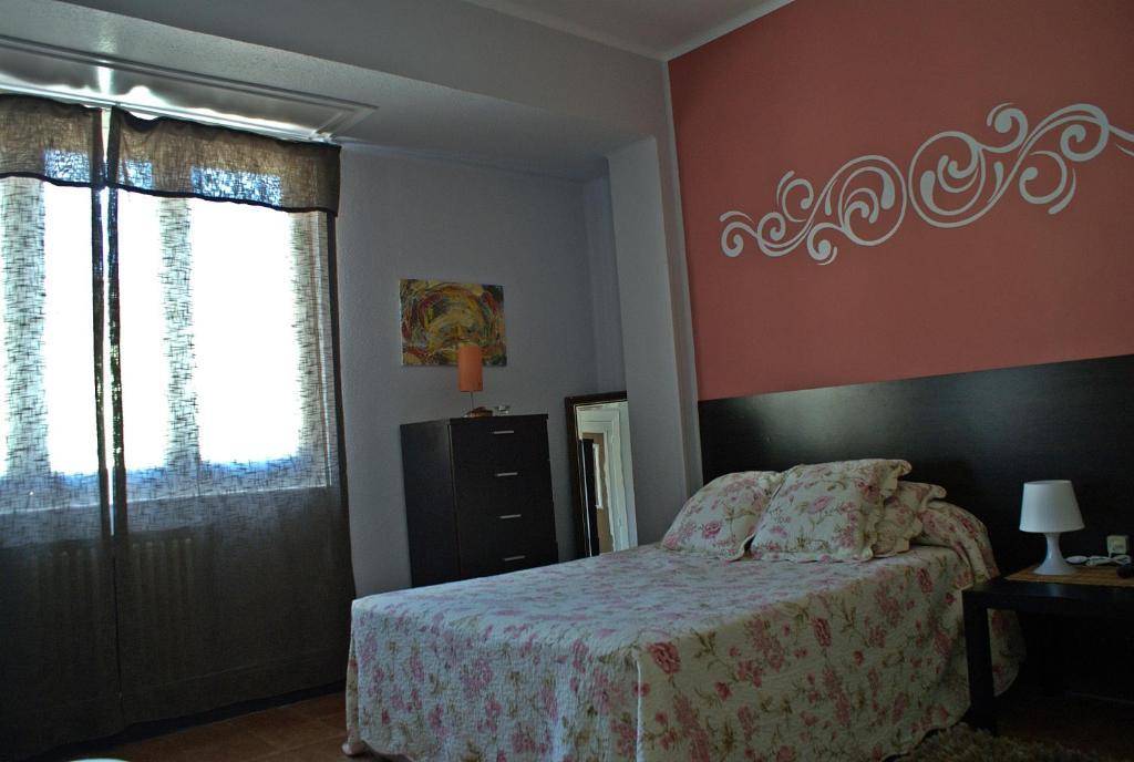 Pension El Parque Aviles Room photo